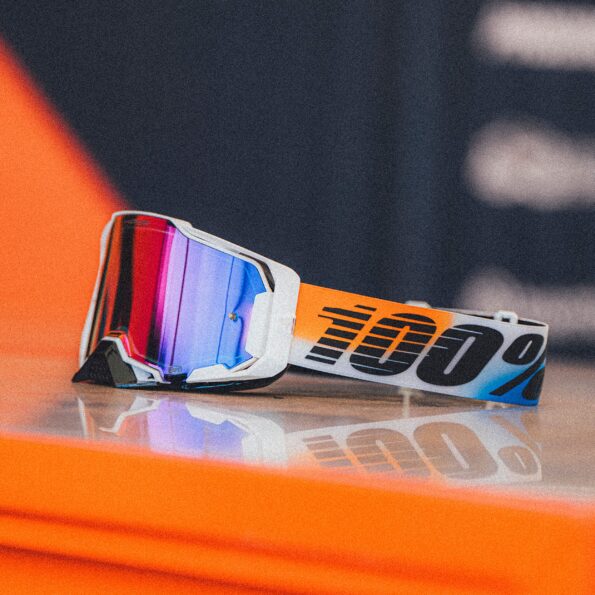 LoRes-Stoo-FA25_20MX_20Goggles-05374_2500x